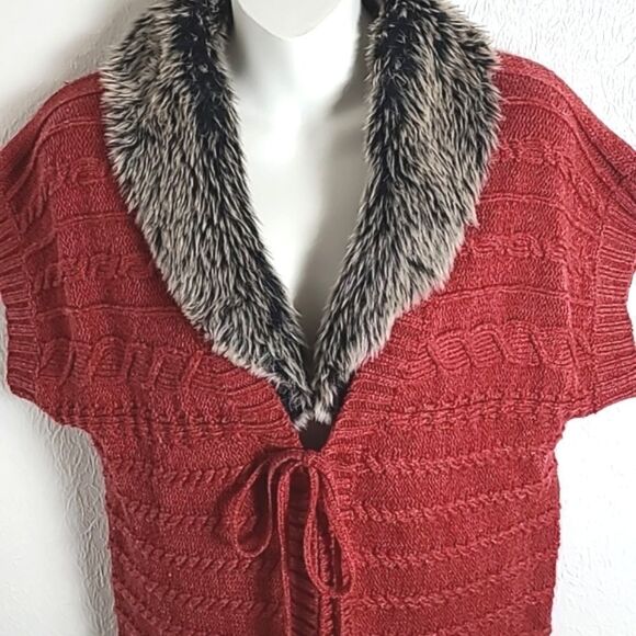 Sunset Rd Red Cardigan Sweater, Tie Front,Short Sleeves, Faux Fur Collar, Medium - Picture 2 of 7